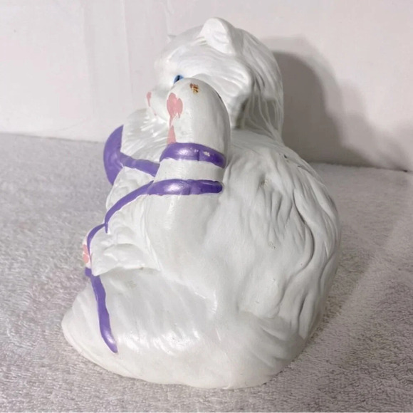 Vintage 1984 White Ceramic Cat Statue Playing W Purple Ball Of Yarn Kitty  Meow - Picture 12 of 16